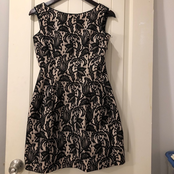 ZARA Woman Tulip Black Lace Dress ASO Kate Middleton Size Medium - Picture 3 of 6